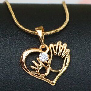 "Heart Shaped Rose Gold Pendant with Mother & Child Hand Design, XPPT1521
